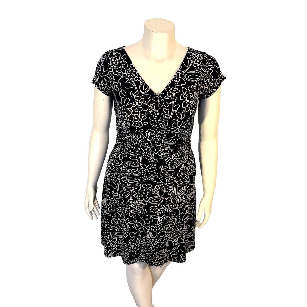 London Times Women's Black and White Dress